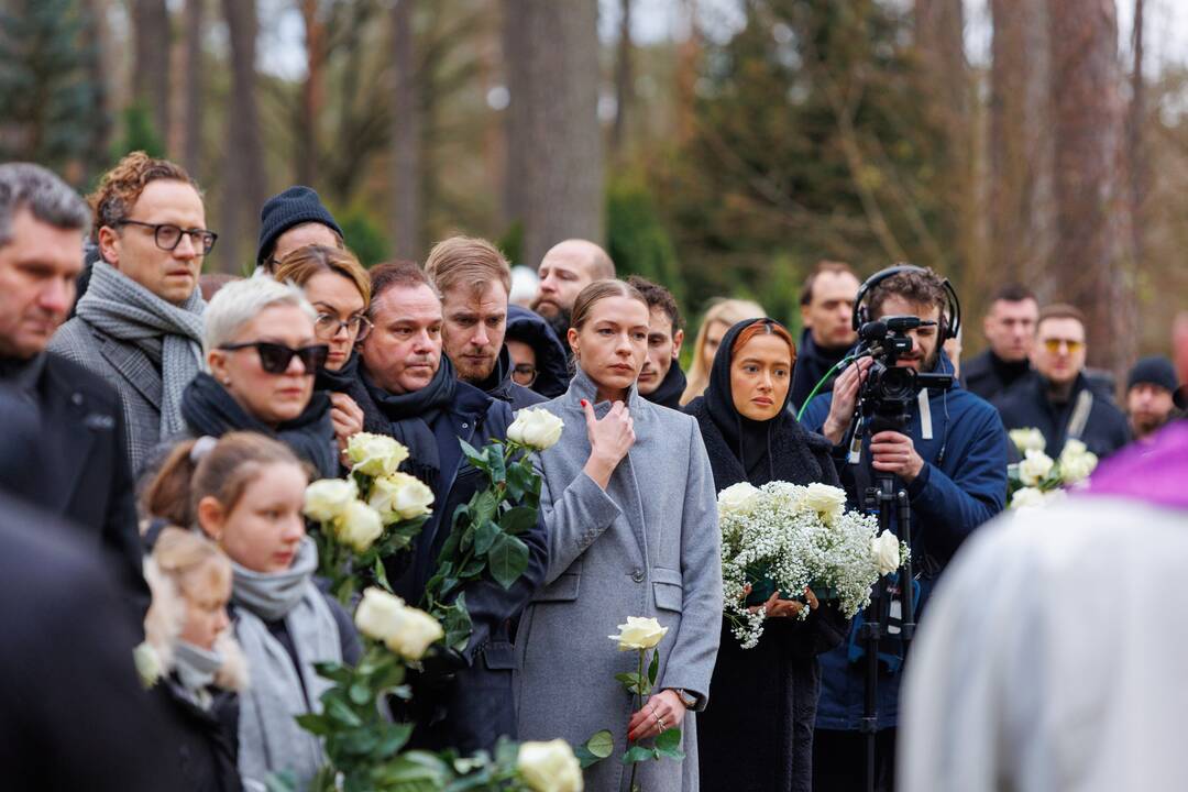 A. Jagelavičiūtės laidotuvės Karmėlavos kapinėse