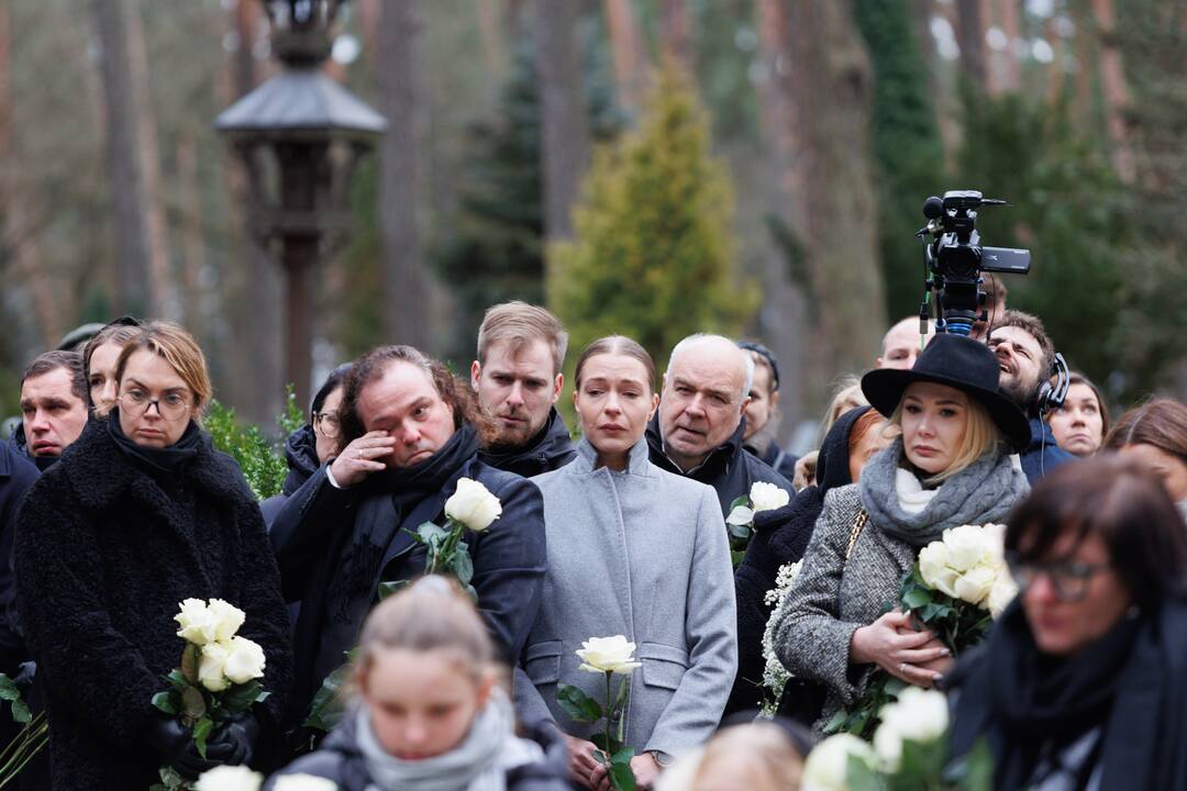 A. Jagelavičiūtės laidotuvės Karmėlavos kapinėse
