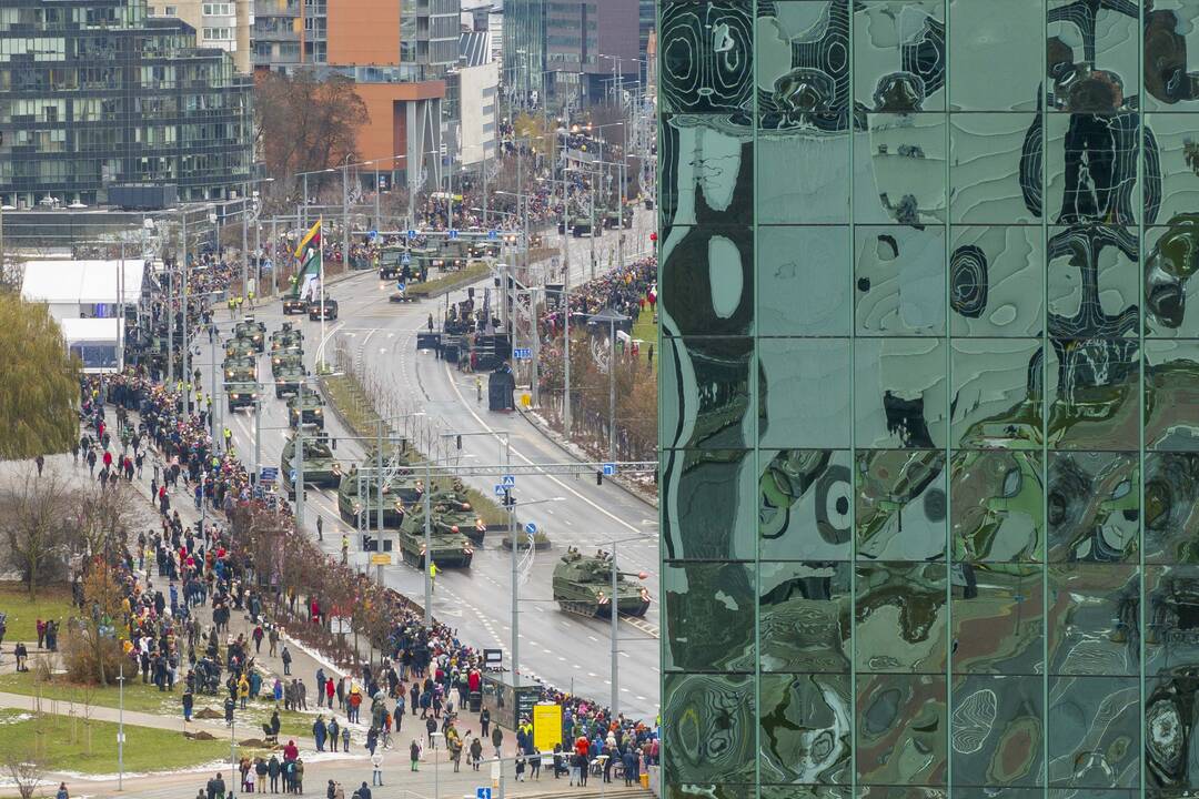 Iškilmingas karinis paradas Vilniuje