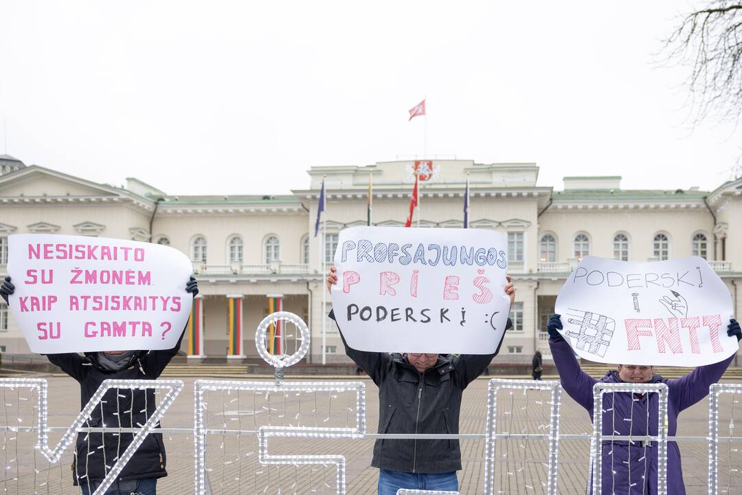 Prie Prezidentūros – protestas dėl Poderskio kandidatūros