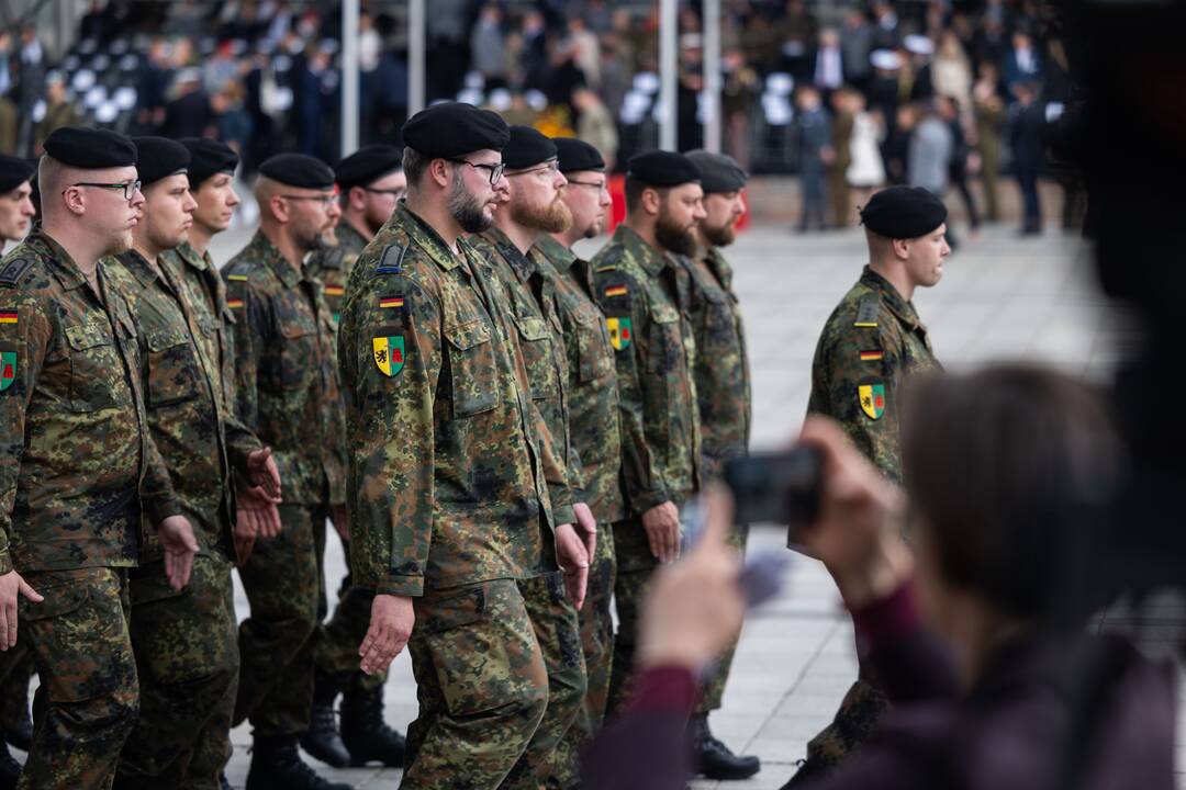 Vokietijos 45-osios šarvuotosios brigados inauguracija