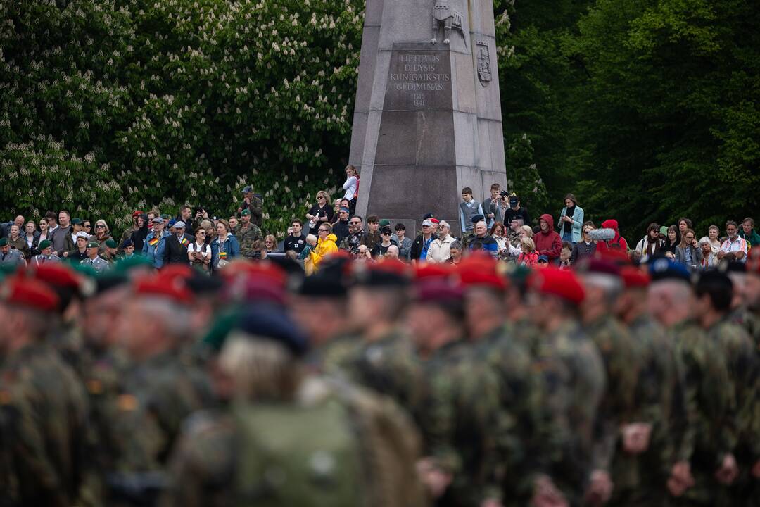 Vokietijos 45-osios šarvuotosios brigados inauguracija