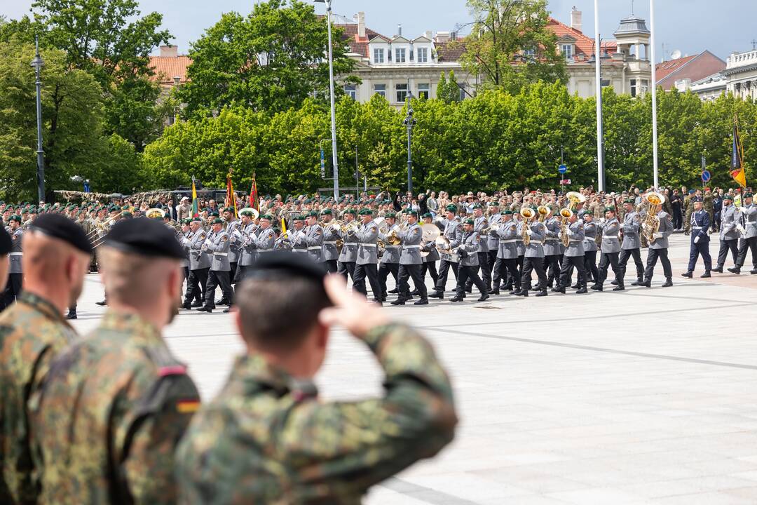 Vokietijos 45-osios šarvuotosios brigados inauguracija