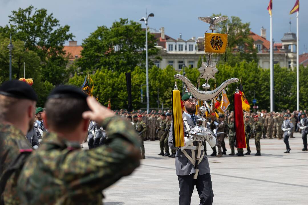 Vokietijos 45-osios šarvuotosios brigados inauguracija