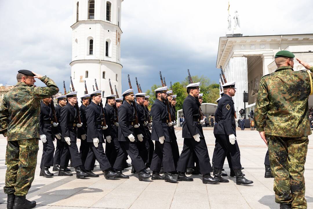 Vokietijos 45-osios šarvuotosios brigados inauguracija