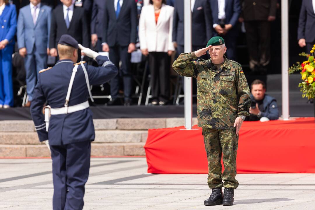 Vokietijos 45-osios šarvuotosios brigados inauguracija