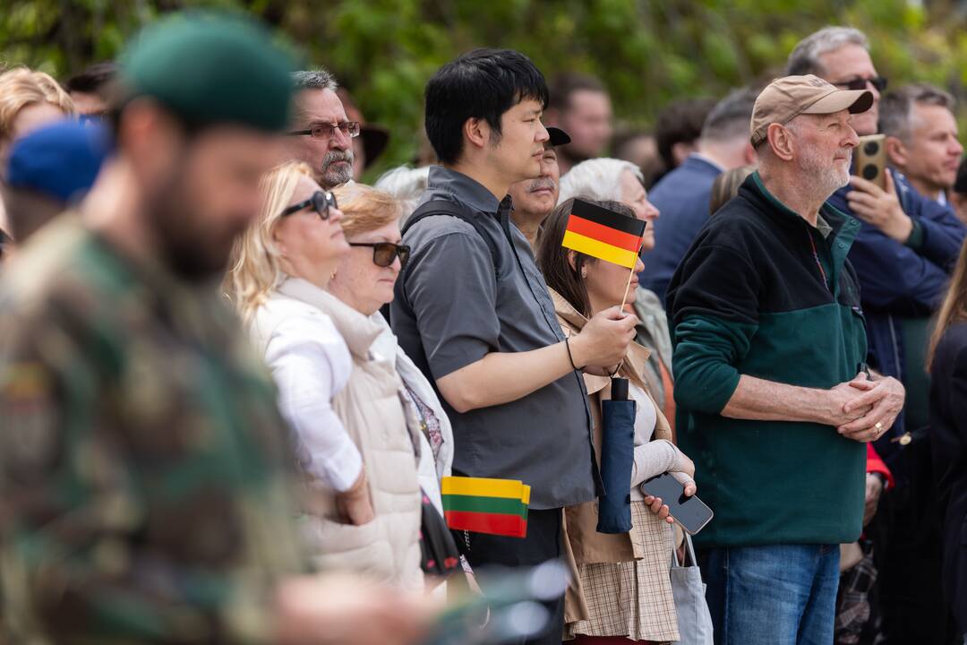 Vokietijos 45-osios šarvuotosios brigados inauguracija