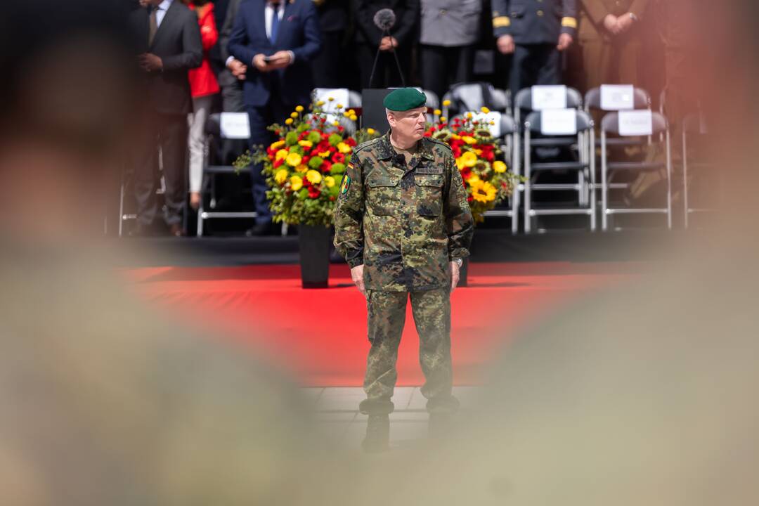 Vokietijos 45-osios šarvuotosios brigados inauguracija