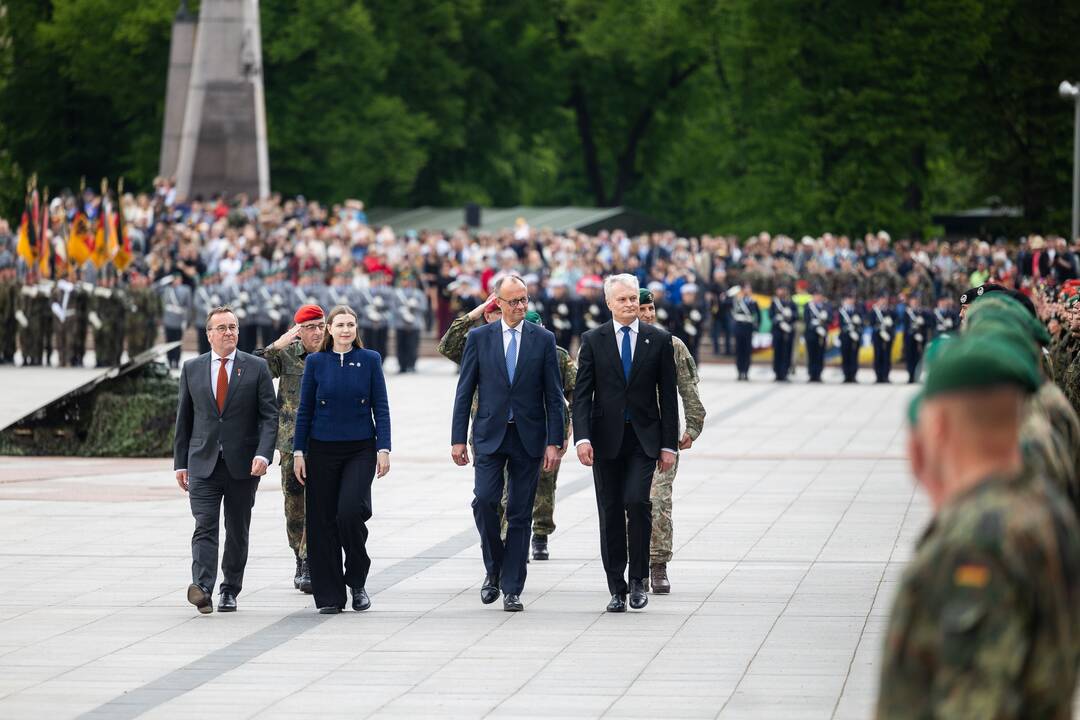 Vokietijos 45-osios šarvuotosios brigados inauguracija