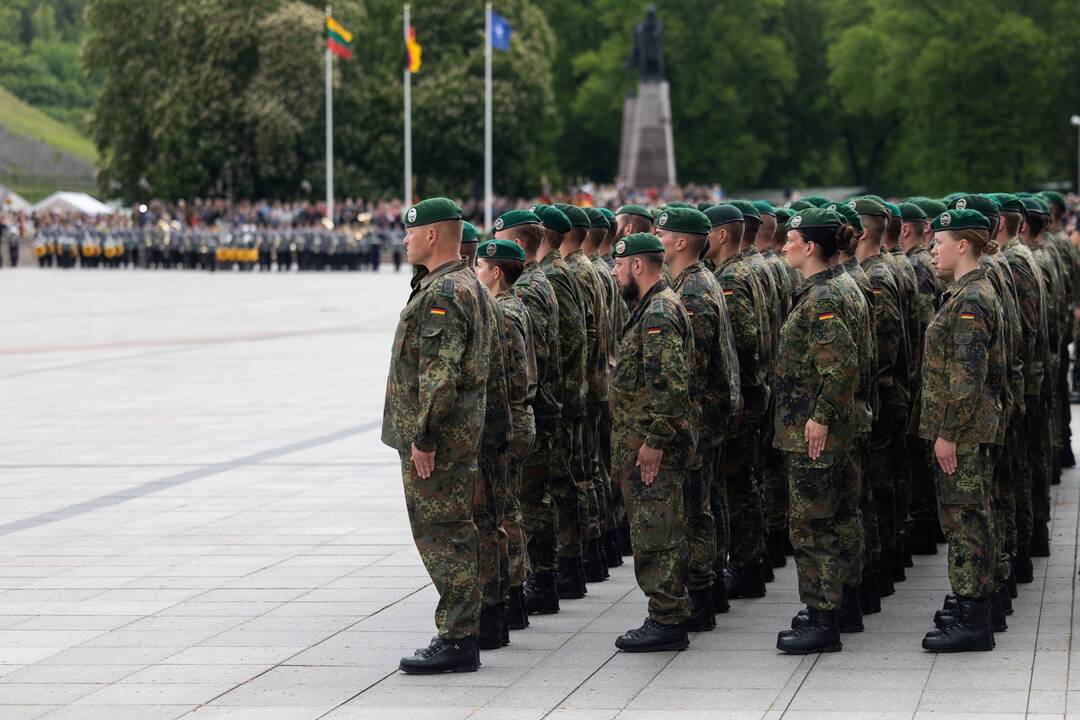 Vokietijos 45-osios šarvuotosios brigados inauguracija