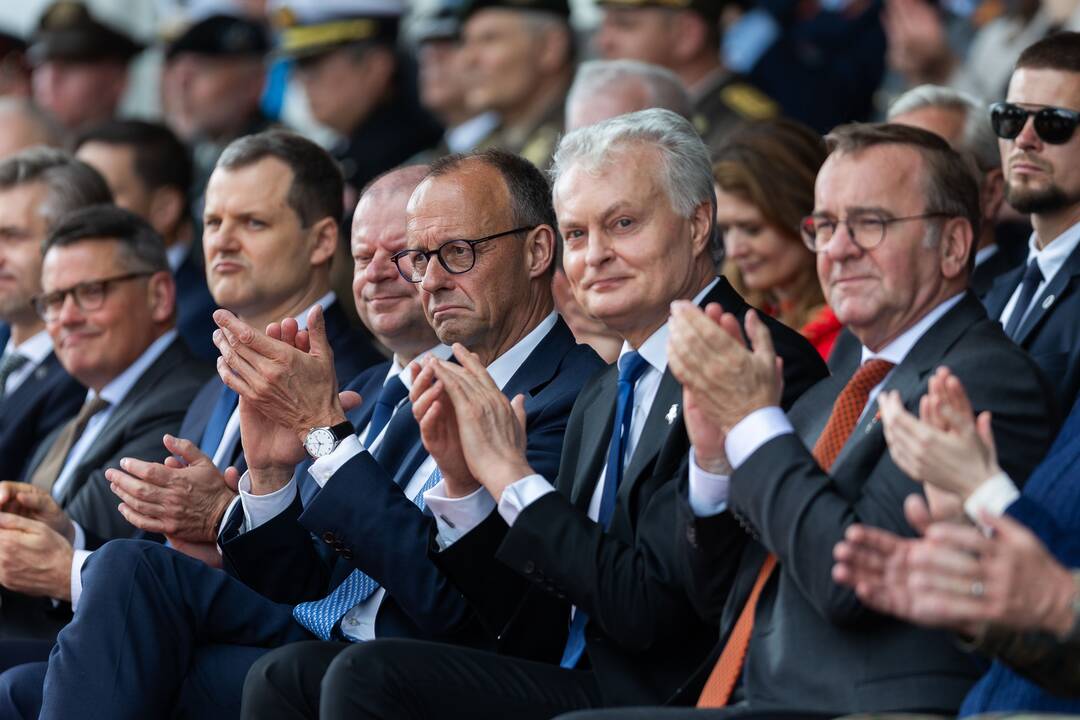 Vokietijos 45-osios šarvuotosios brigados inauguracija