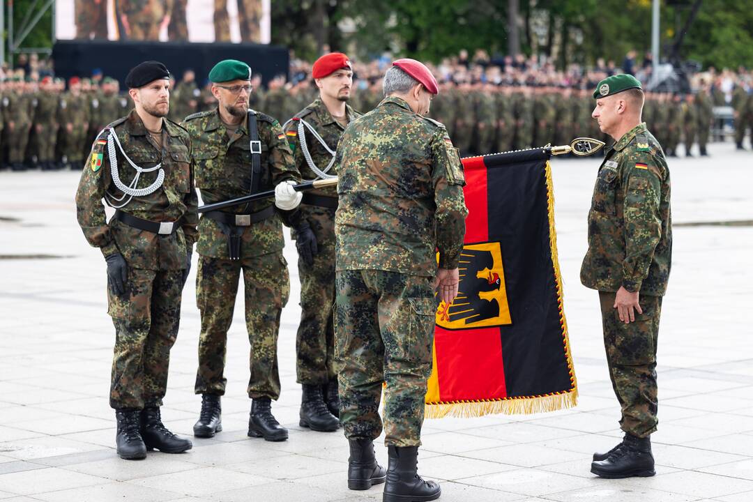 Vokietijos 45-osios šarvuotosios brigados inauguracija