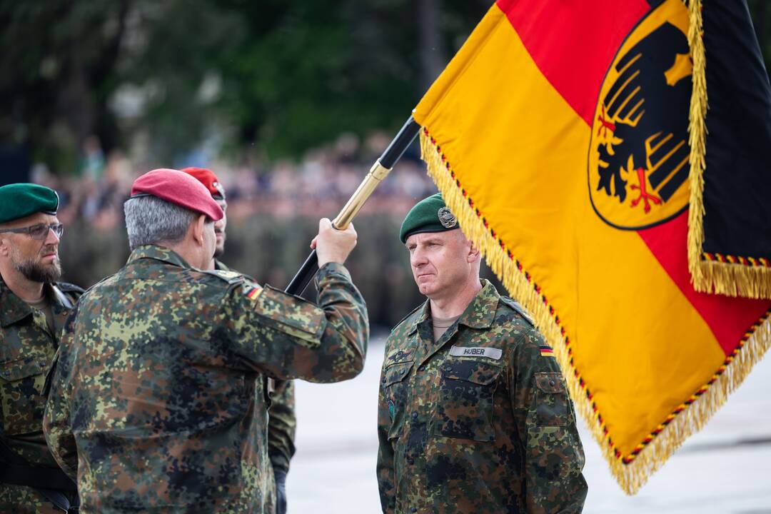 Vokietijos 45-osios šarvuotosios brigados inauguracija