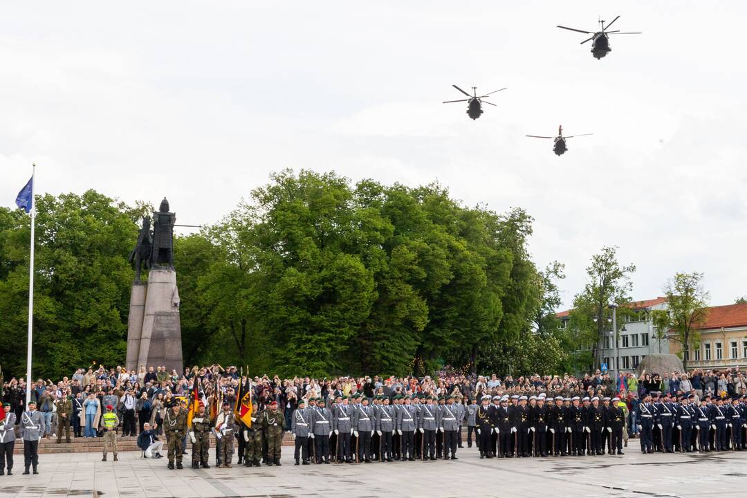 Vokietijos 45-osios šarvuotosios brigados inauguracija