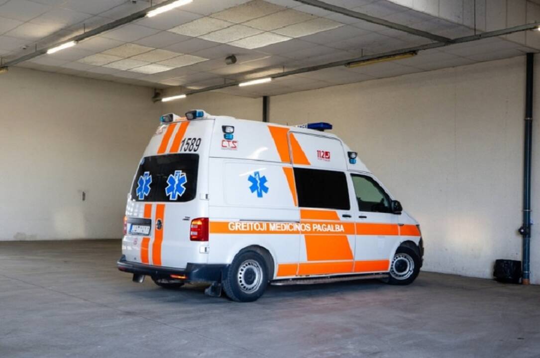 Moteris darbe susižalojo koją
