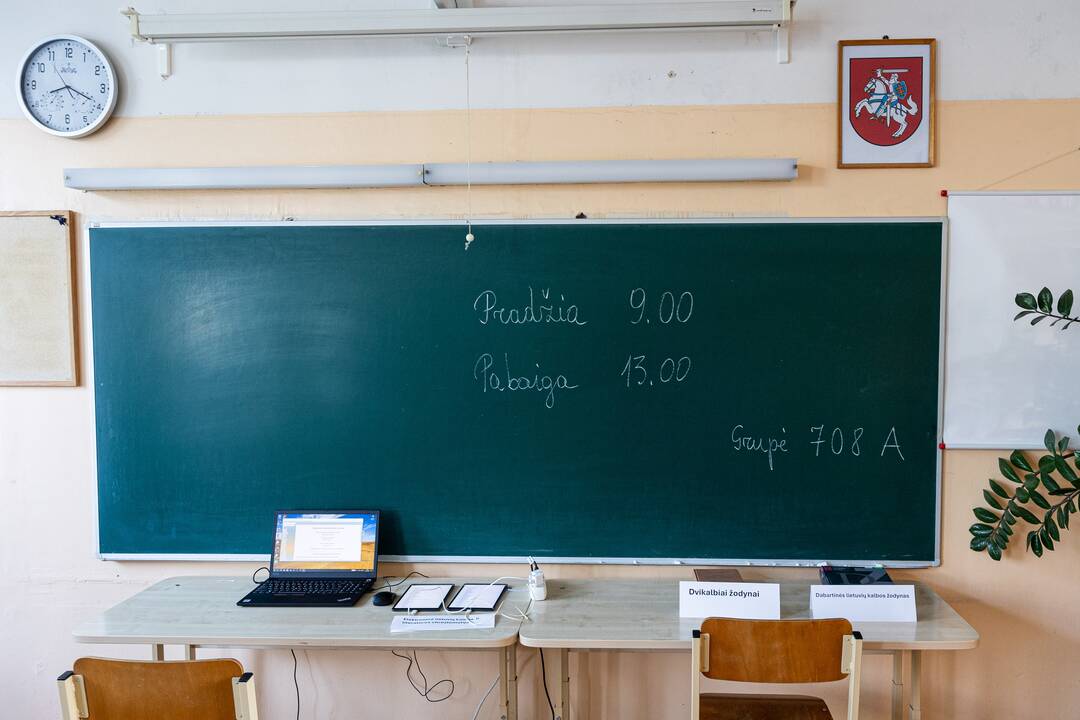 Abiturientai laiko valstybinį lietuvių kalbos egzaminą