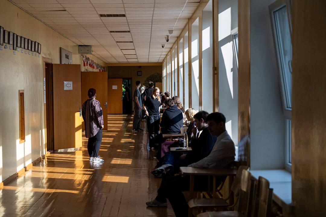 Abiturientai laiko valstybinį lietuvių kalbos egzaminą