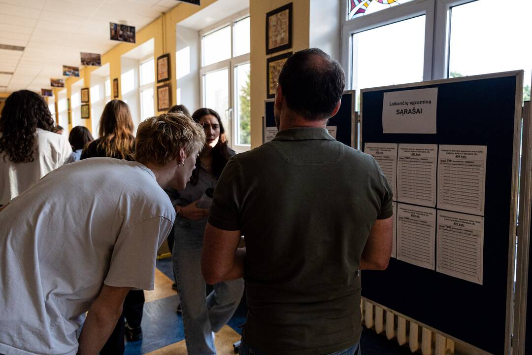 Abiturientai laiko valstybinį lietuvių kalbos egzaminą
