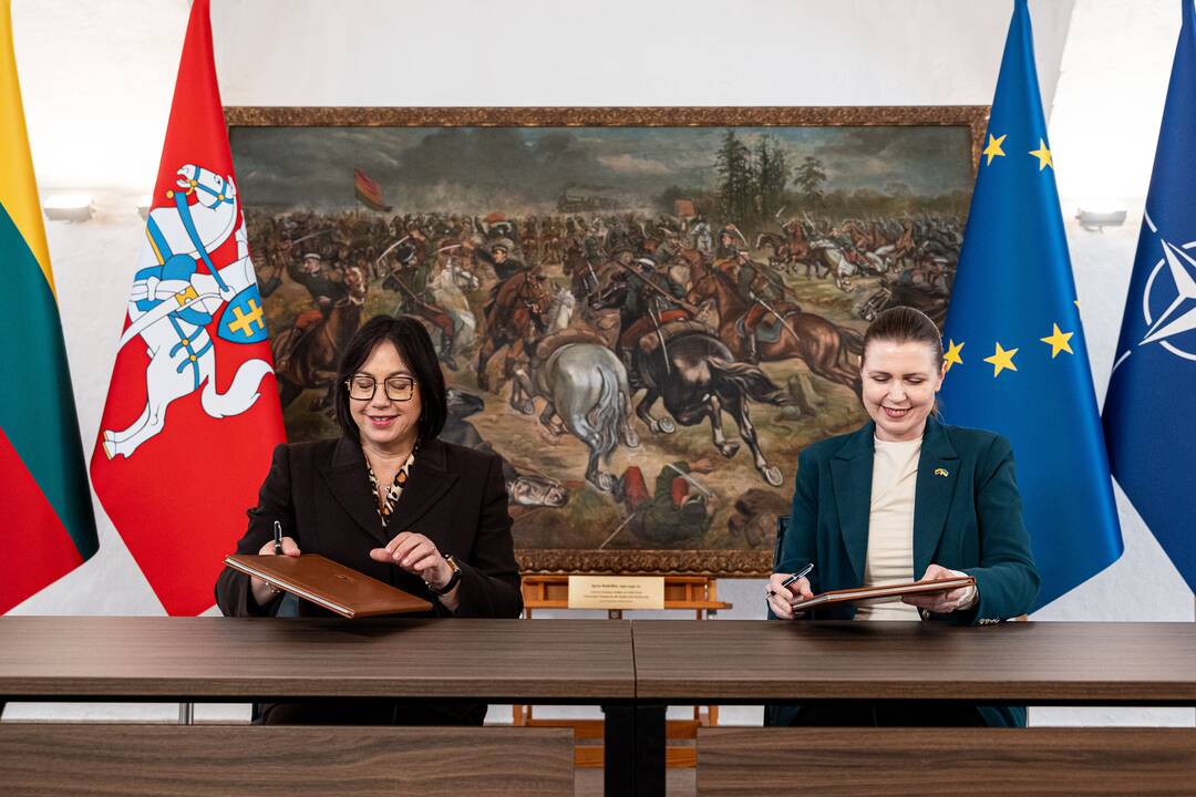 Bendradarbiavimo susitarimo dėl Lietuvos mokinių ir jaunimo pilietinio ir patriotinio ugdymo pasirašymas