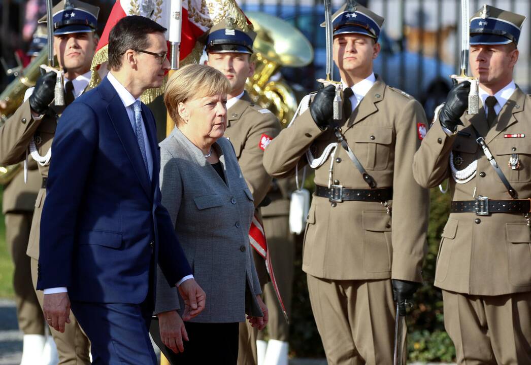 Angela Merkel ir  Mateuszas Morawieckis