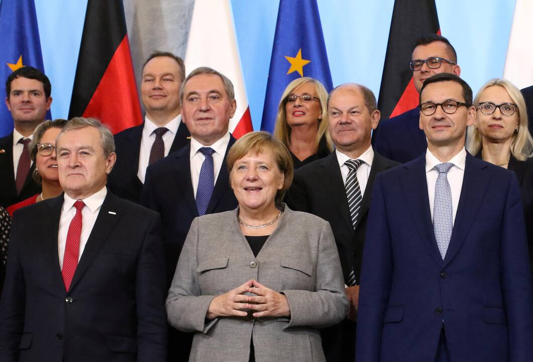 Angela Merkel ir  Mateuszas Morawieckis