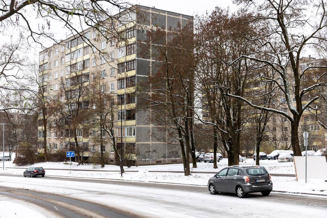 Sniegas sunkina eismo sąlygas Vilniuje