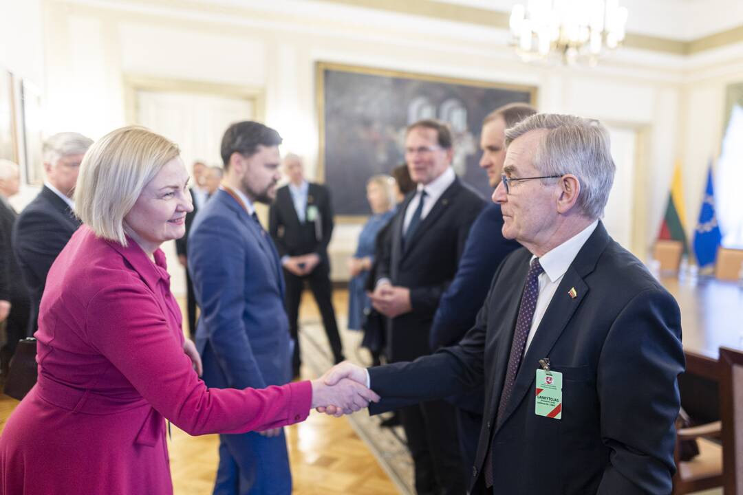 Prezidentas susitiko su žemės ūkio, maisto pramonės ir prekybos atstovais