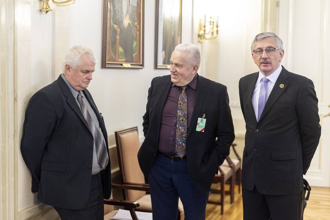 Prezidentas susitiko su žemės ūkio, maisto pramonės ir prekybos atstovais