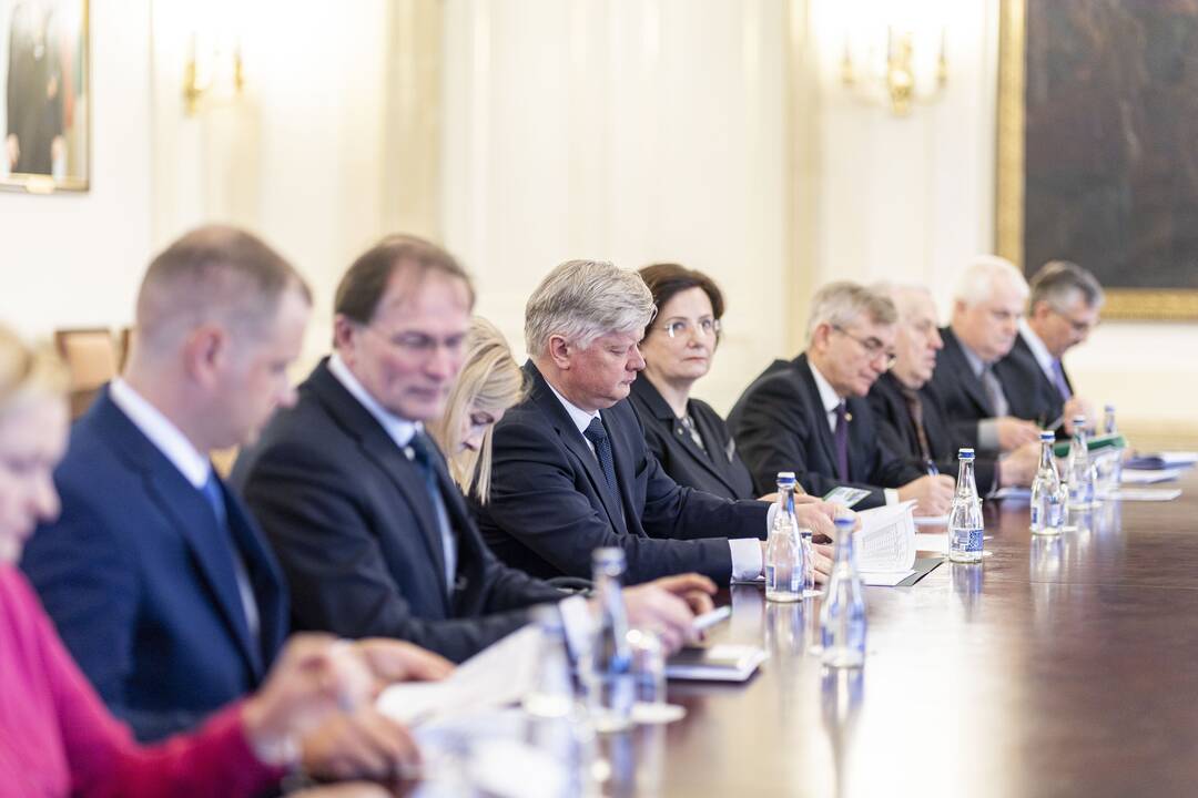 Prezidentas susitiko su žemės ūkio, maisto pramonės ir prekybos atstovais