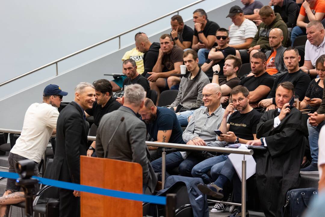 Riaušių prie Seimo byla: nepavyko nušalinti teisėjo M. Striauko