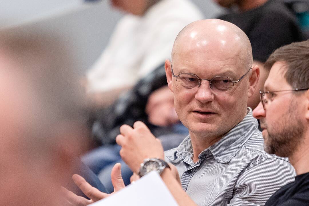 Riaušių prie Seimo byla: nepavyko nušalinti teisėjo M. Striauko