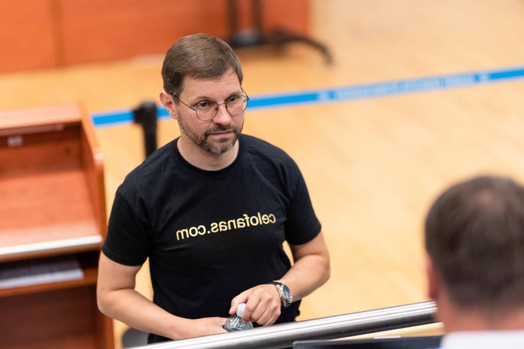 Riaušių prie Seimo byla: nepavyko nušalinti teisėjo M. Striauko
