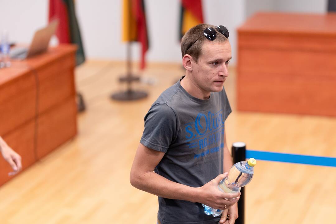 Riaušių prie Seimo byla: nepavyko nušalinti teisėjo M. Striauko