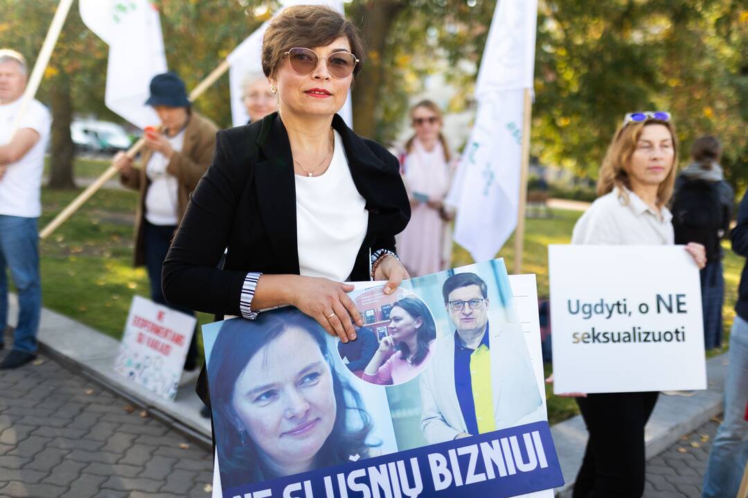 Protestas „Stabdykime gyvenimo įgūdžių ugdymo programą: NE ideologijai švietime!“