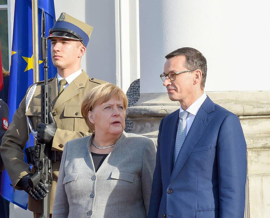 Angela Merkel ir  Mateuszas Morawieckis