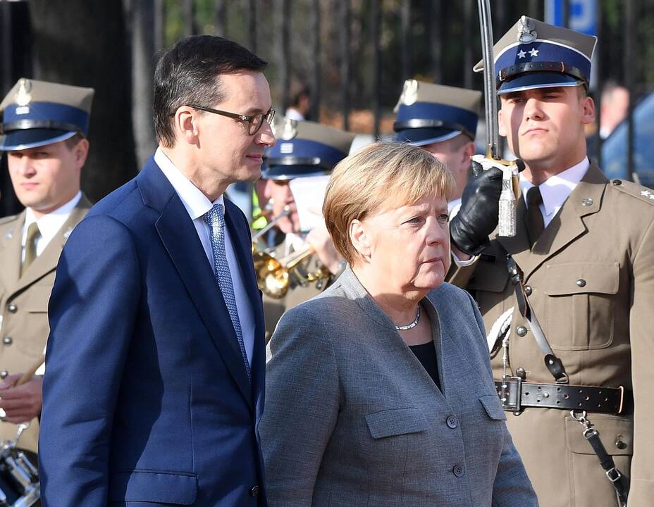 Angela Merkel ir  Mateuszas Morawieckis