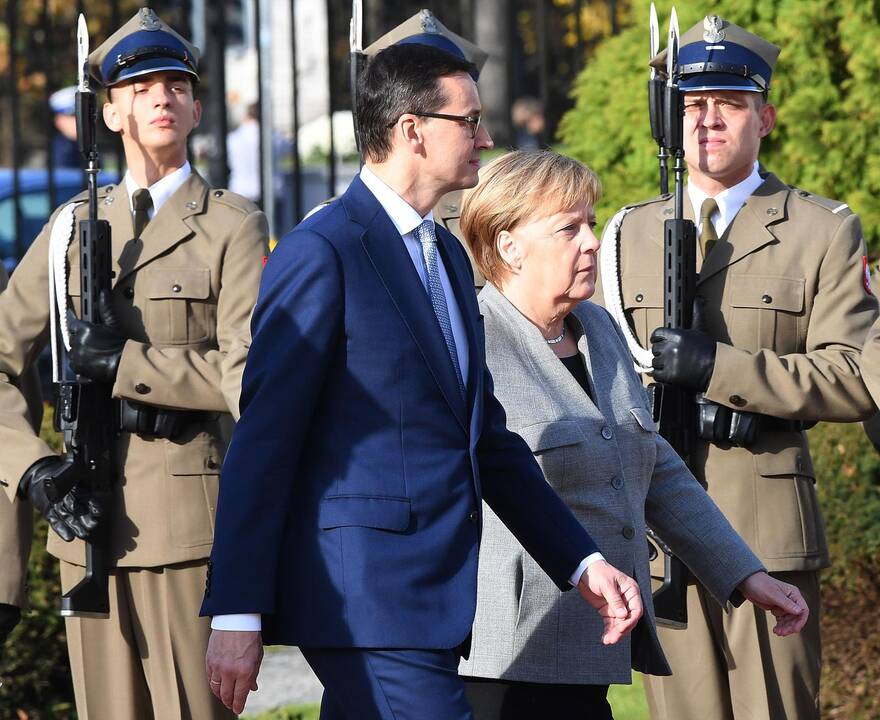 Angela Merkel ir  Mateuszas Morawieckis