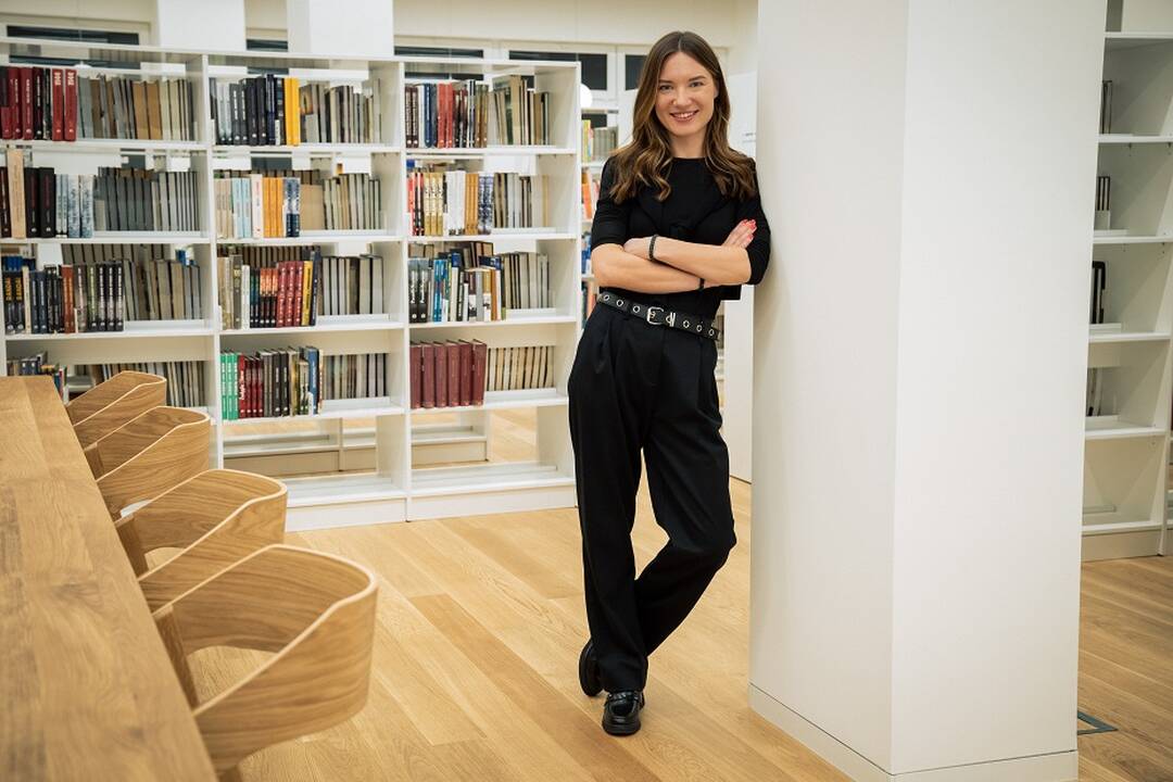 Išbandė: interjerą kūrusi L. Čijunskaitė pati įsitikino, kad dabar būti „Ąžuolyno“ bibliotekos skaitytoju, – patogu ir gera.