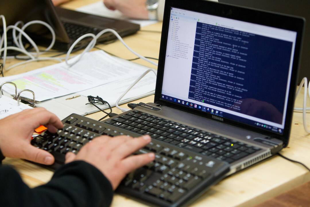 Kriptovaliutą kasantis kenkėjas naudojasi saugumo spraga