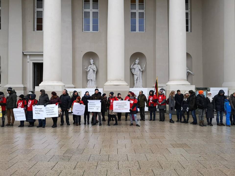 Protestas „Paskutinis skambutis“
