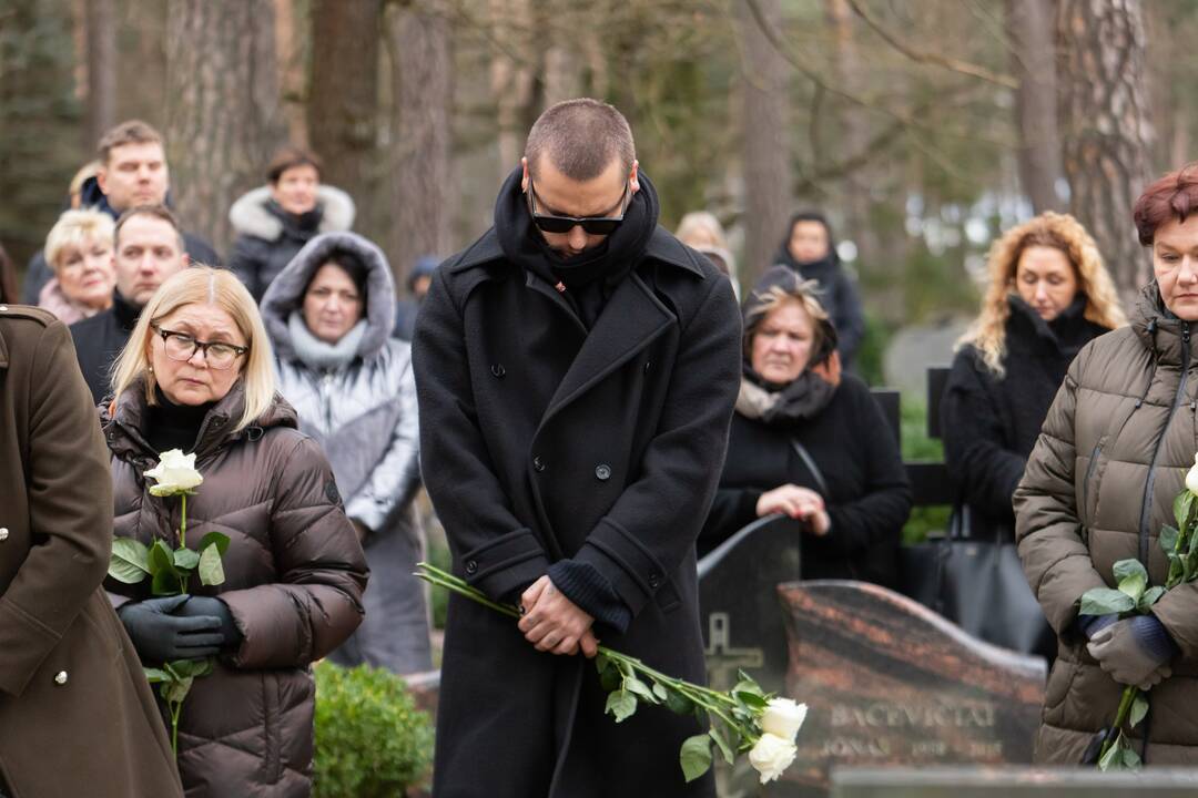 A. Jagelavičiūtės laidotuvės Karmėlavos kapinėse
