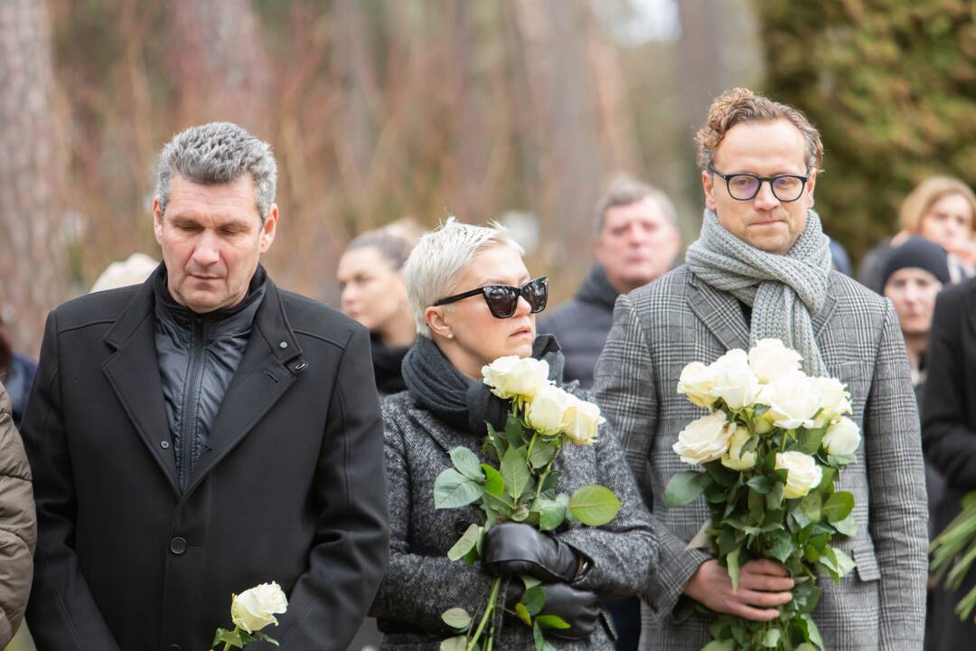 A. Jagelavičiūtės laidotuvės Karmėlavos kapinėse