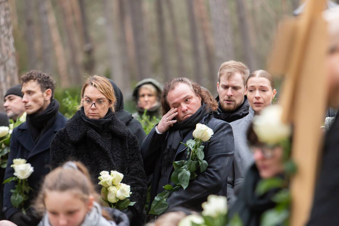 A. Jagelavičiūtės laidotuvės Karmėlavos kapinėse