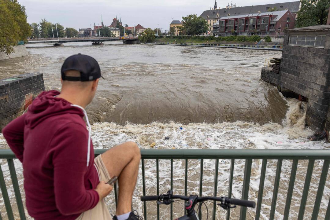 U. von der Leyen paskelbė apie 10 mlrd. eurų paramą nuo potvynių nukentėjusioms šalims