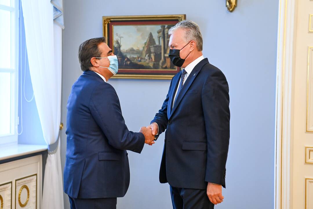 Prezidentas Gitanas Nausėda susitiko su Europos Komisijos vicepirmininku Margaričiu Schinu.