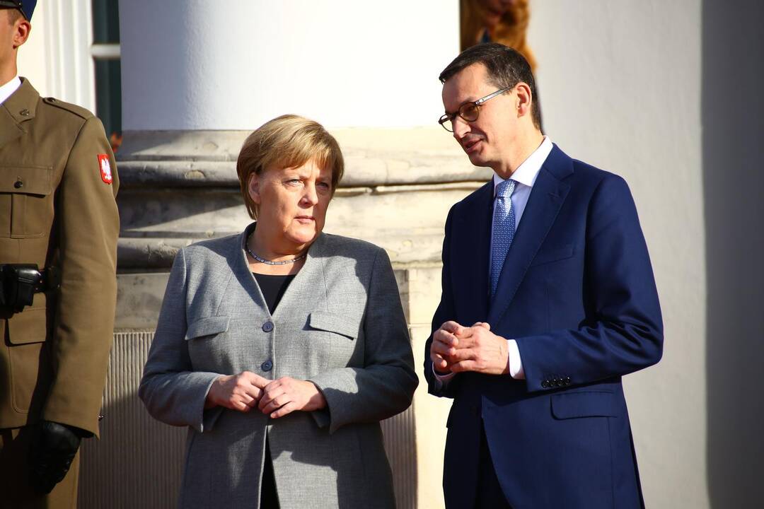 Angela Merkel ir  Mateuszas Morawieckis