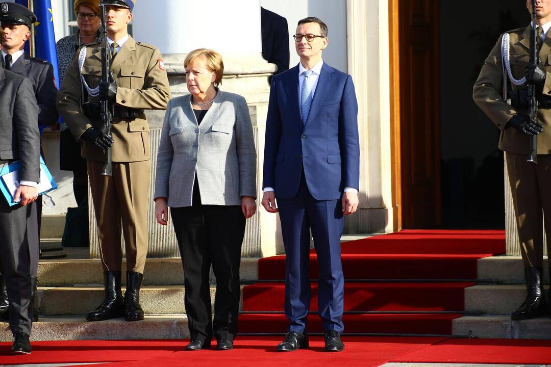 Angela Merkel ir  Mateuszas Morawieckis