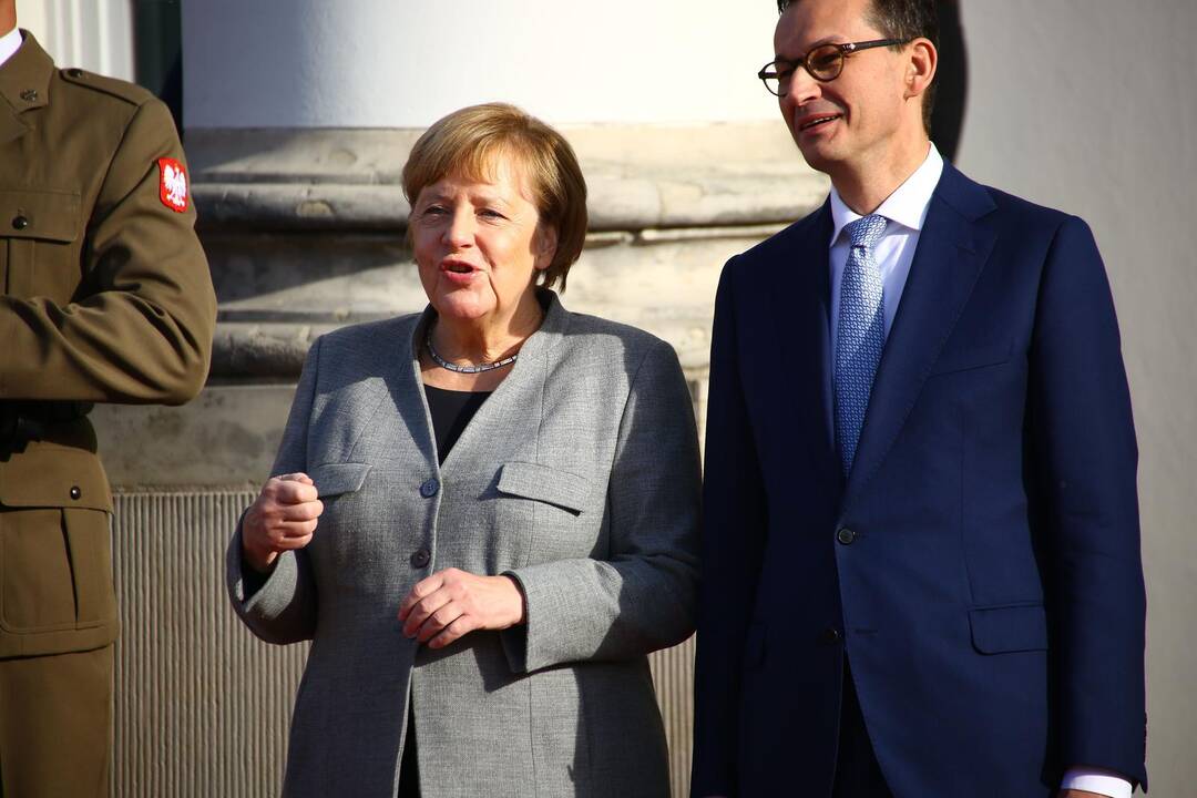 Angela Merkel ir  Mateuszas Morawieckis