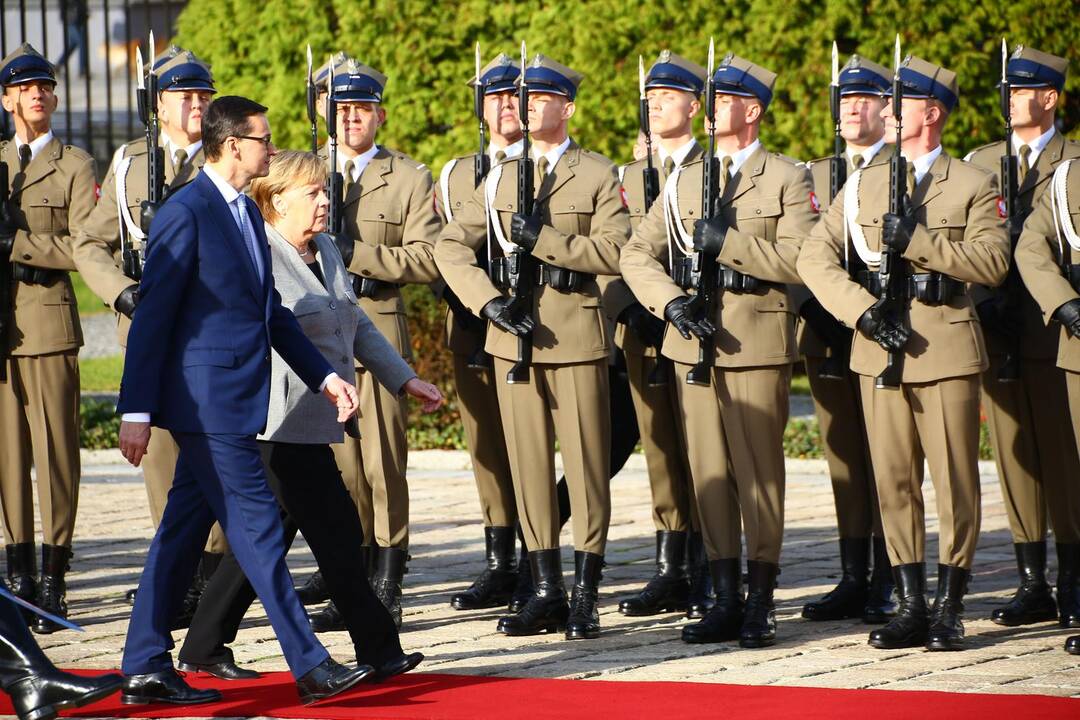 Angela Merkel ir  Mateuszas Morawieckis