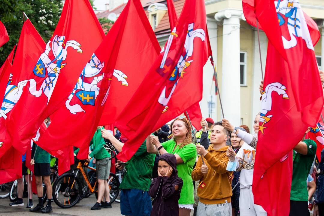 Valstybės vėliavų pakėlimo ceremonija